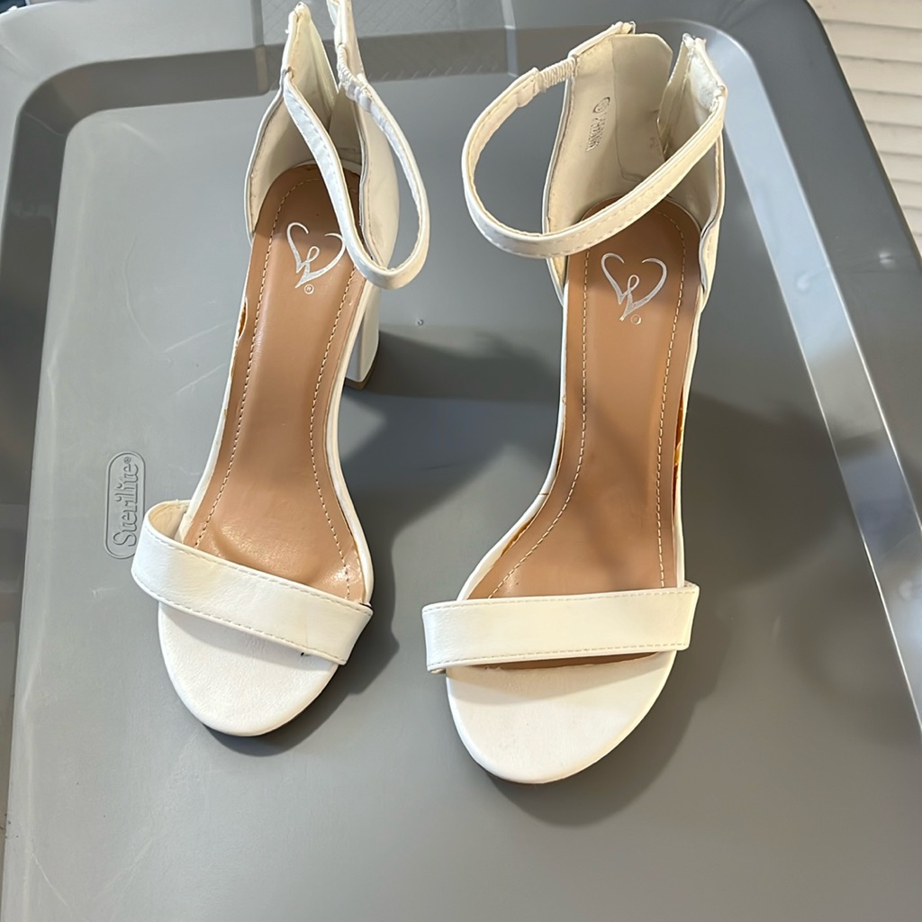 Previously Owned White Short Heel